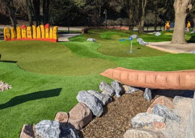 Currywurst Pommes Bahn - Adventure Minigolf Bochum